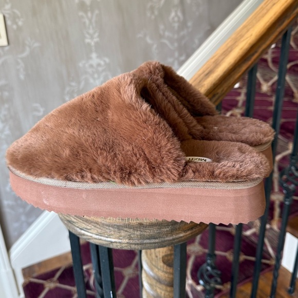 MIXIT lady slippers NWOT size 9 1/2 brown never worn brand new cozy - Picture 7 of 8